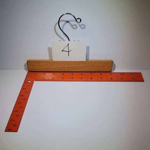 VINTAGE WOOD PANTS HANGERS..1970 ERA..BUNDLE NO. FOUR..BUNDLE QUANTITY OF SIX - Picture 3 of 3